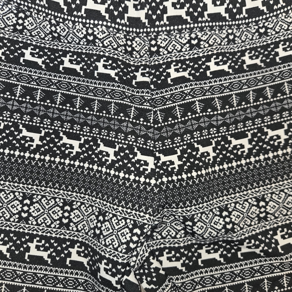 Reindeer Pattern Pants - Picture 5 of 6